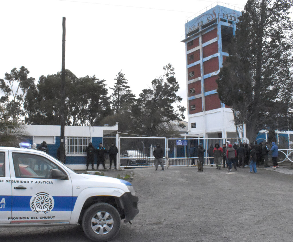 Violento episodio en Harinas Patagónicas: nuevos accionistas entraron por la fuerza a la planta, los empleados los desconocieron y hubo heridos
