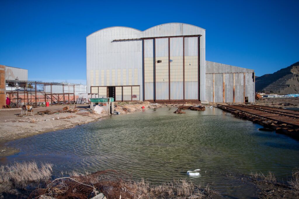 Empresas, gremios y Provincia coordinan la formación de mano de obra para el astillero de Comodoro