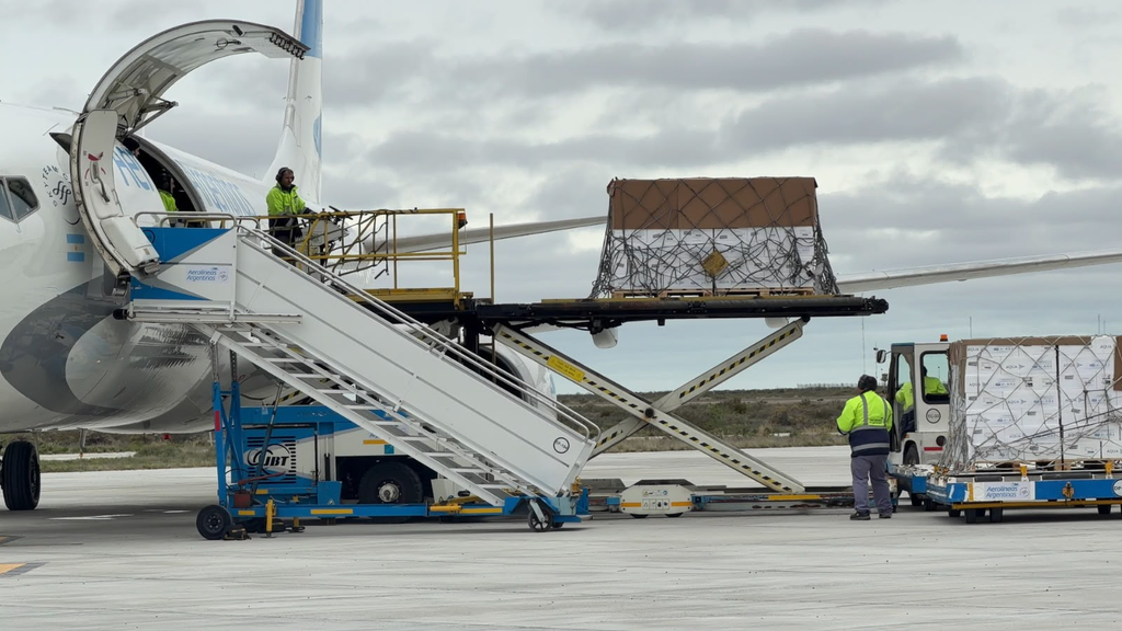 Chubut concretó la primera exportación de salmón chileno vía Trelew