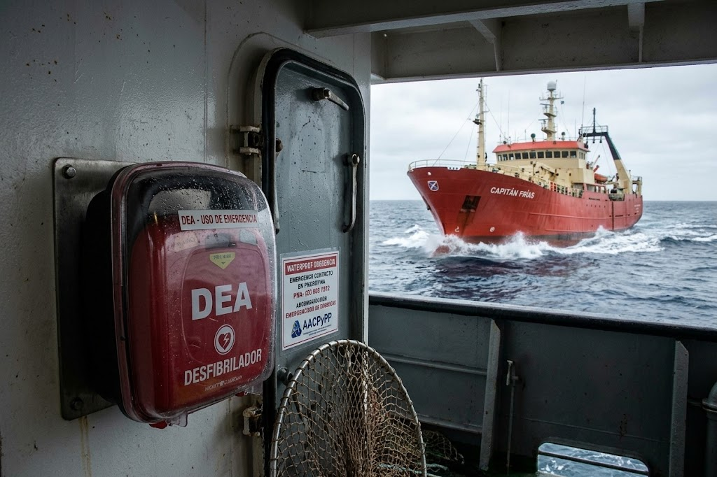 Asociación de Capitanes de Pesca reitera a Prefectura la instalación de DEA a bordo