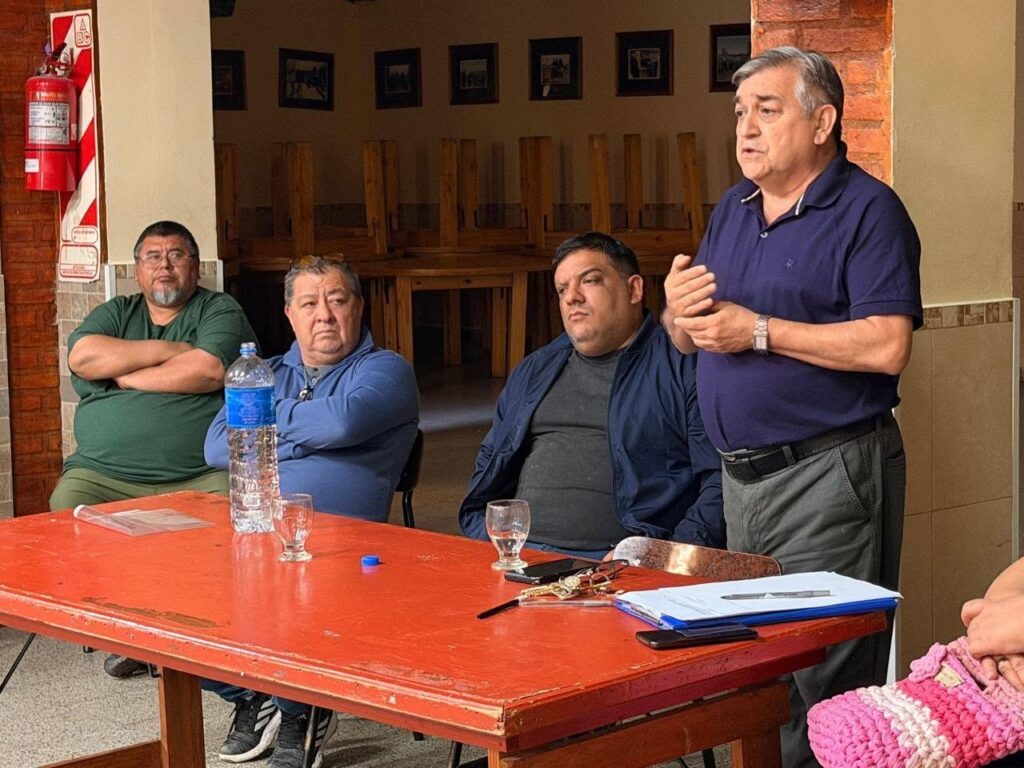 A días de abrir la temporada, el STIA vuelve a agitar un paro contra Conarpesa y busca sumar al resto de los gremios